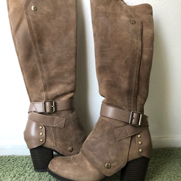 COPY - Fergie Lilith tall boot in Taupe suede/leather . - Picture 2 of 6